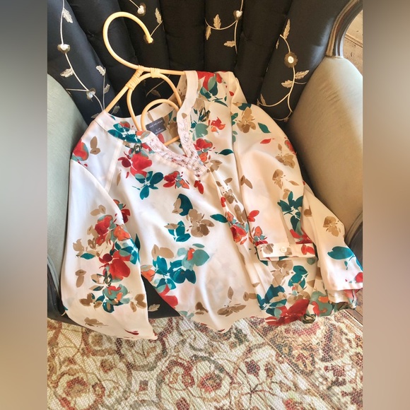 Floral Patterned Van Heusen Blouse - Picture 4 of 7